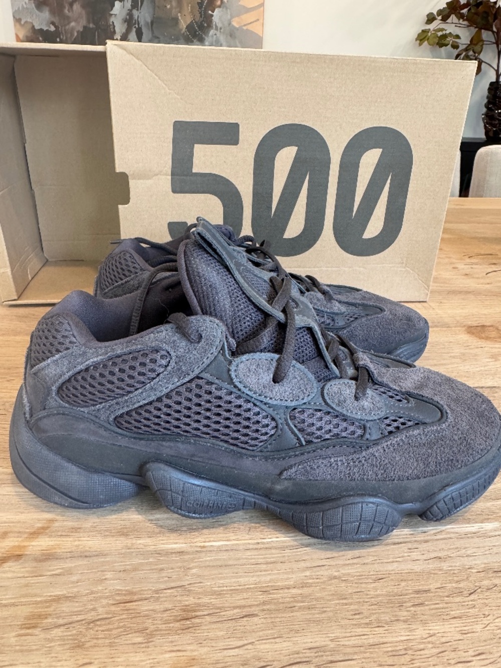Adidas Yeezy 500 Utility Black Men 6 / Women 7.5